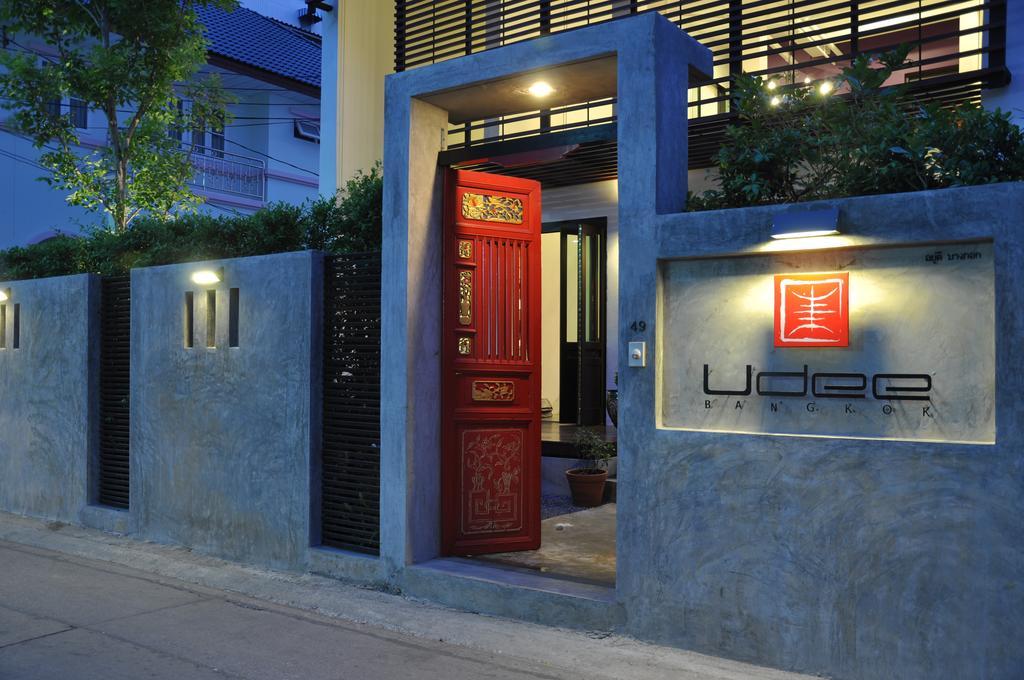 Udee Bangkok Hostel Exterior photo